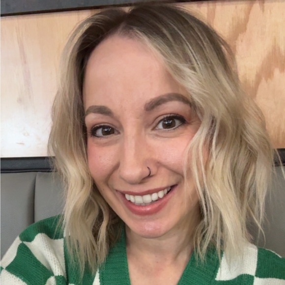 Meet your Posher, Timberly - Picture 1 of 1